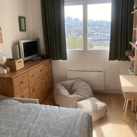 Family Nest With Sacre-coeur And Eiffel Tower View * Paris