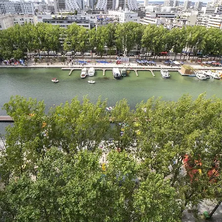 Family Nest With Sacre-coeur And Eiffel Tower View * Paris